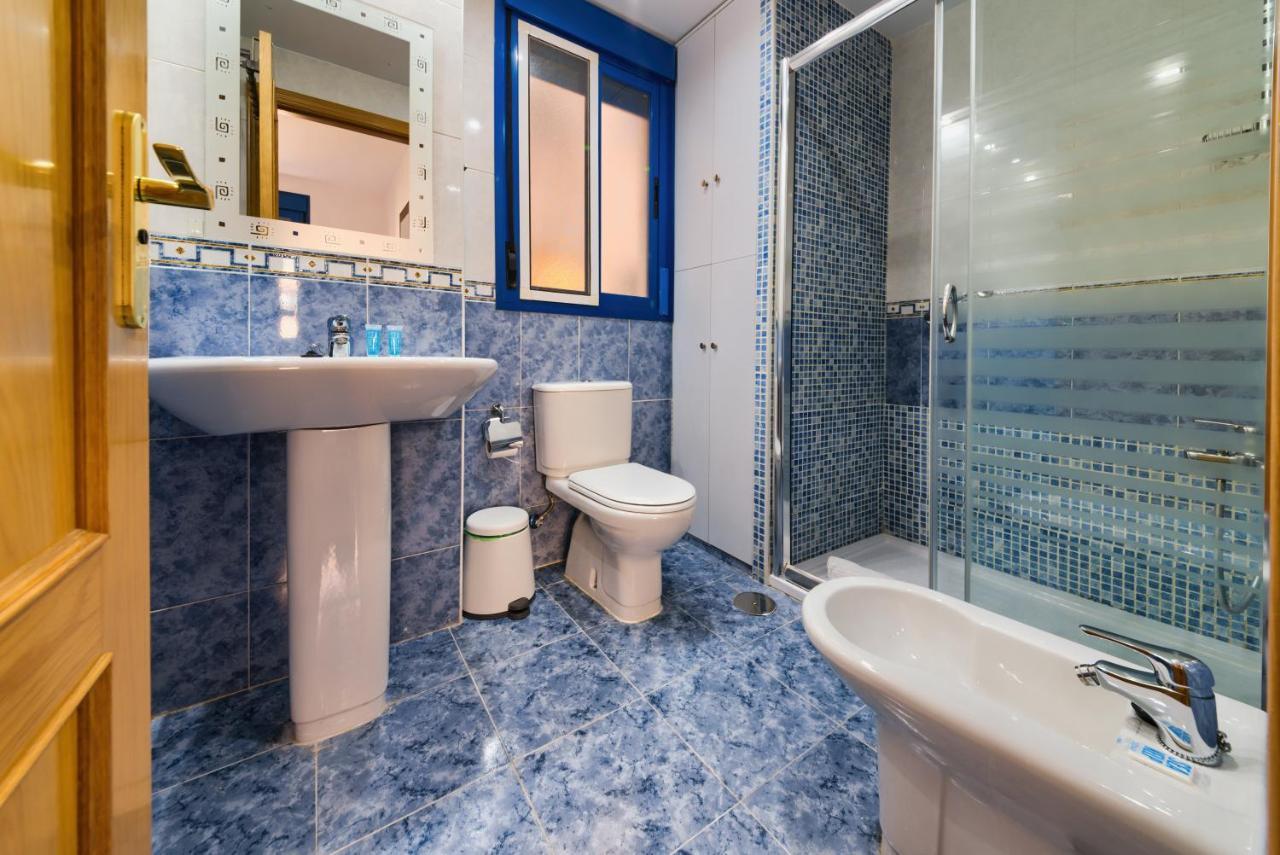 Holidays2Malaga Ayala 450 Mts From Beach & Terrace Buitenkant foto